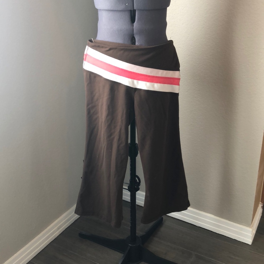 lululemon reversible crop- solid brown or multi